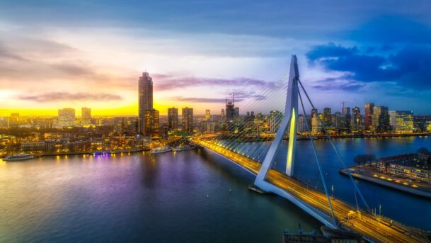 Foto erasmusbrug rotterdam